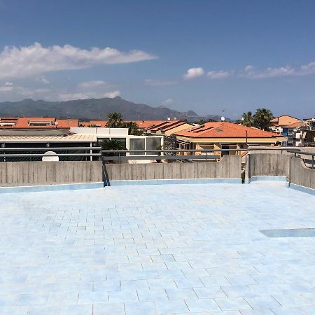 Appartamento Casasolemare Fondachello Fondachello  Buitenkant foto