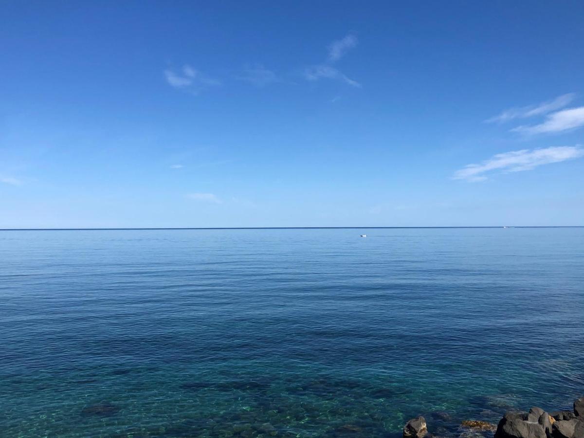 Appartamento Casasolemare Fondachello Fondachello  Buitenkant foto