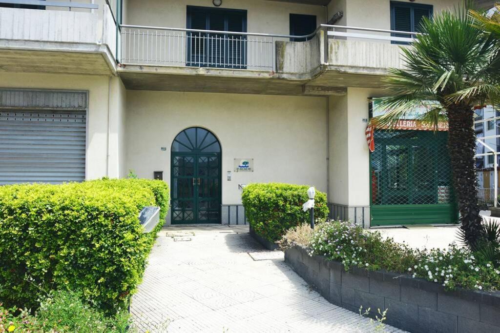 Appartamento Casasolemare Fondachello Fondachello  Buitenkant foto